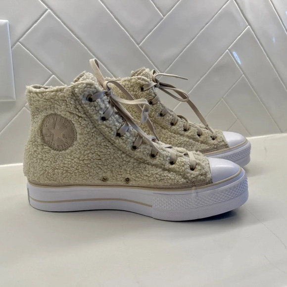 Converse Chuck Taylor All Star Lift Platform Sherpa Shoes Women’s Size 10 Casual - Picture 4 of 16